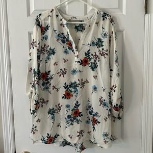 Floral maternity blouse
